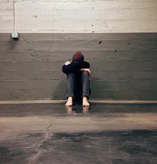 jeune homme triste